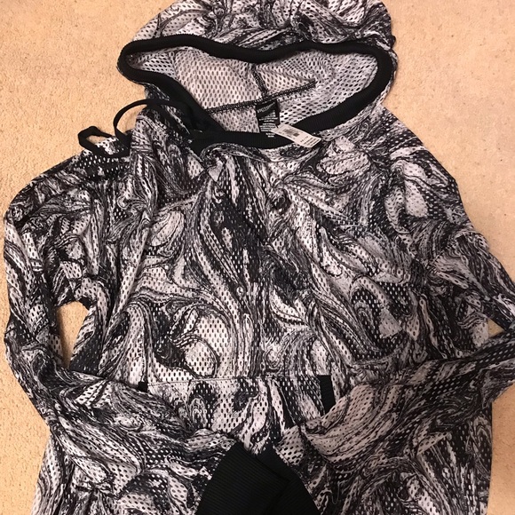 NWT Victoria's Secret Sport Pullover, XS - Picture 5 of 7